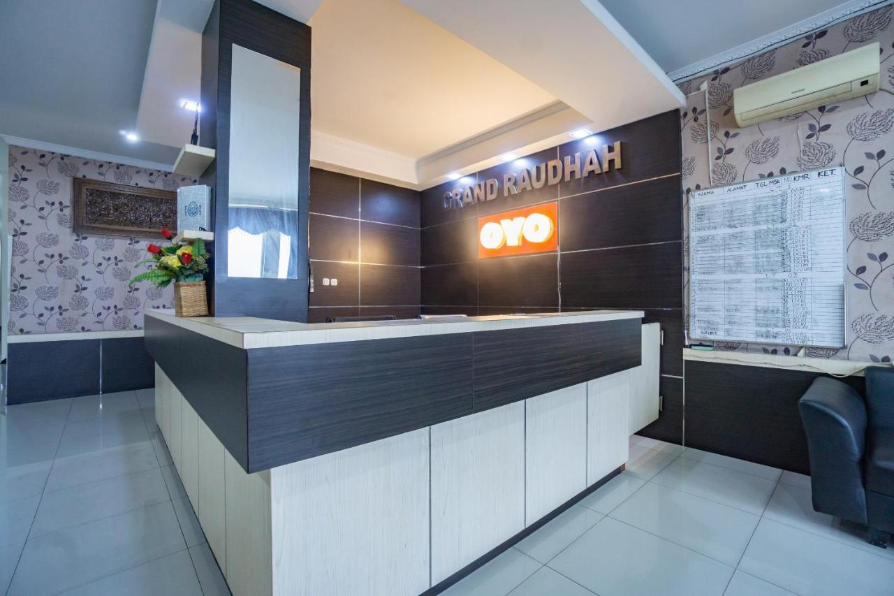 Oyo 2357 Syariah Grand Raudhah Hotell Jakarta Exteriör bild