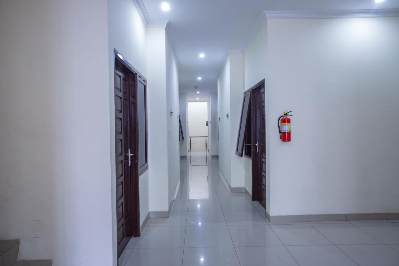Oyo 2357 Syariah Grand Raudhah Hotell Jakarta Exteriör bild