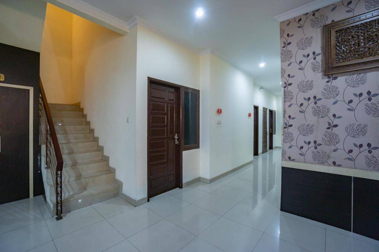Oyo 2357 Syariah Grand Raudhah Hotell Jakarta Exteriör bild
