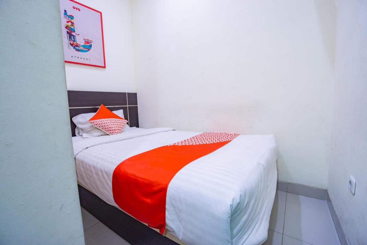 Oyo 2357 Syariah Grand Raudhah Hotell Jakarta Exteriör bild