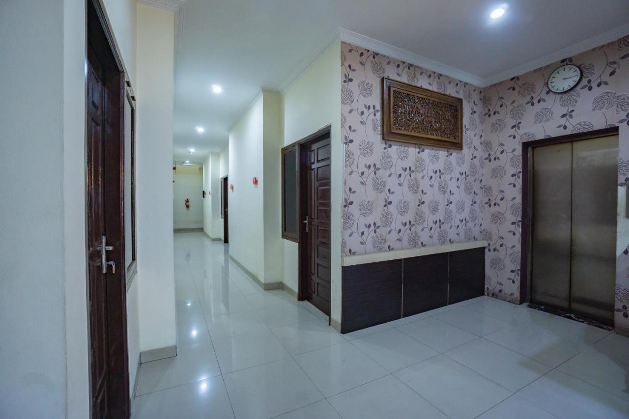 Oyo 2357 Syariah Grand Raudhah Hotell Jakarta Exteriör bild