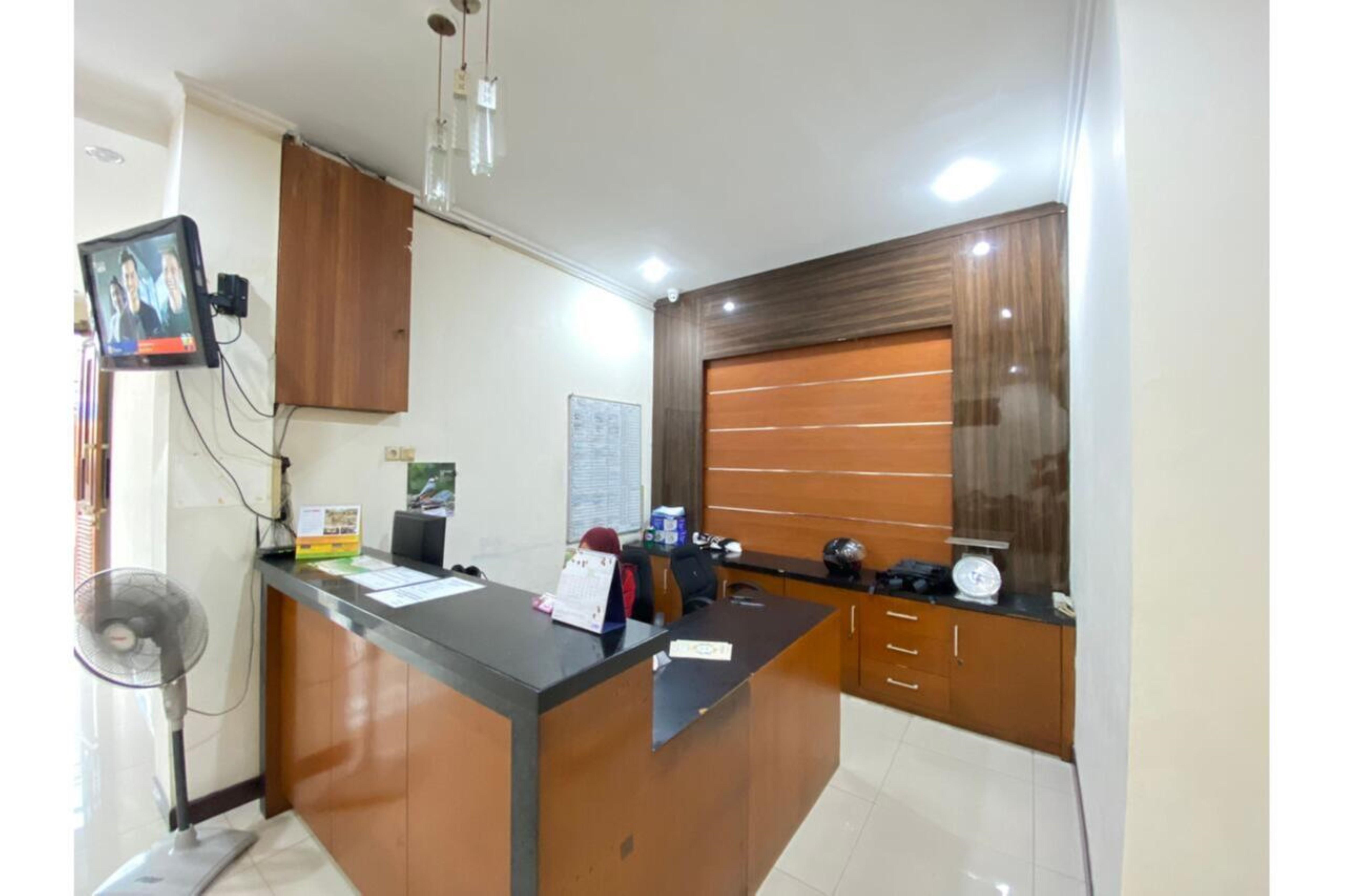 Oyo 2357 Syariah Grand Raudhah Hotell Jakarta Exteriör bild