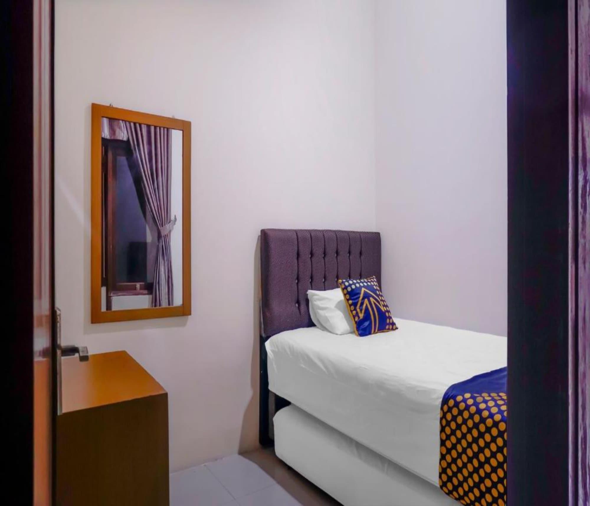 Oyo 2357 Syariah Grand Raudhah Hotell Jakarta Exteriör bild