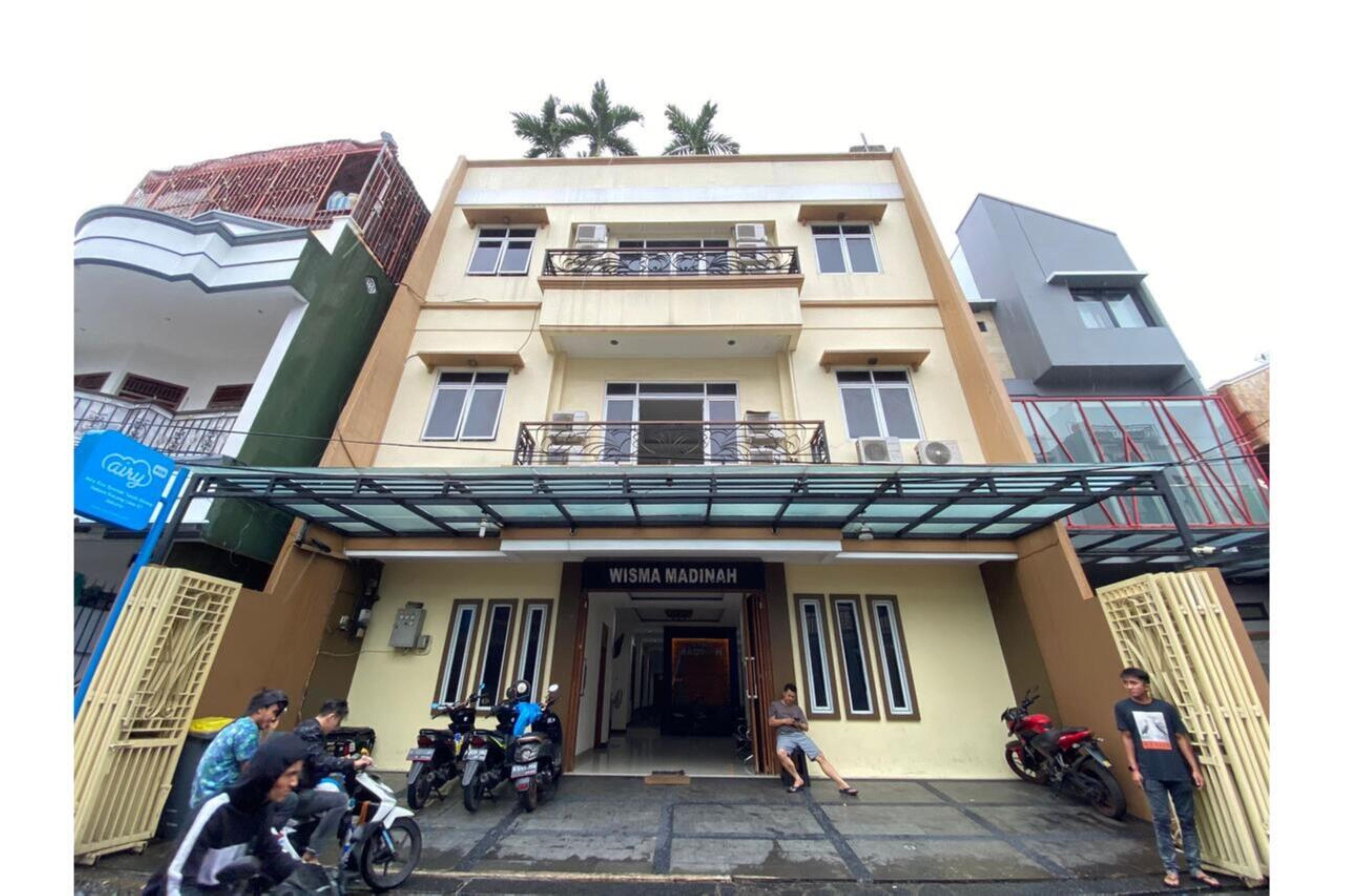 Oyo 2357 Syariah Grand Raudhah Hotell Jakarta Exteriör bild