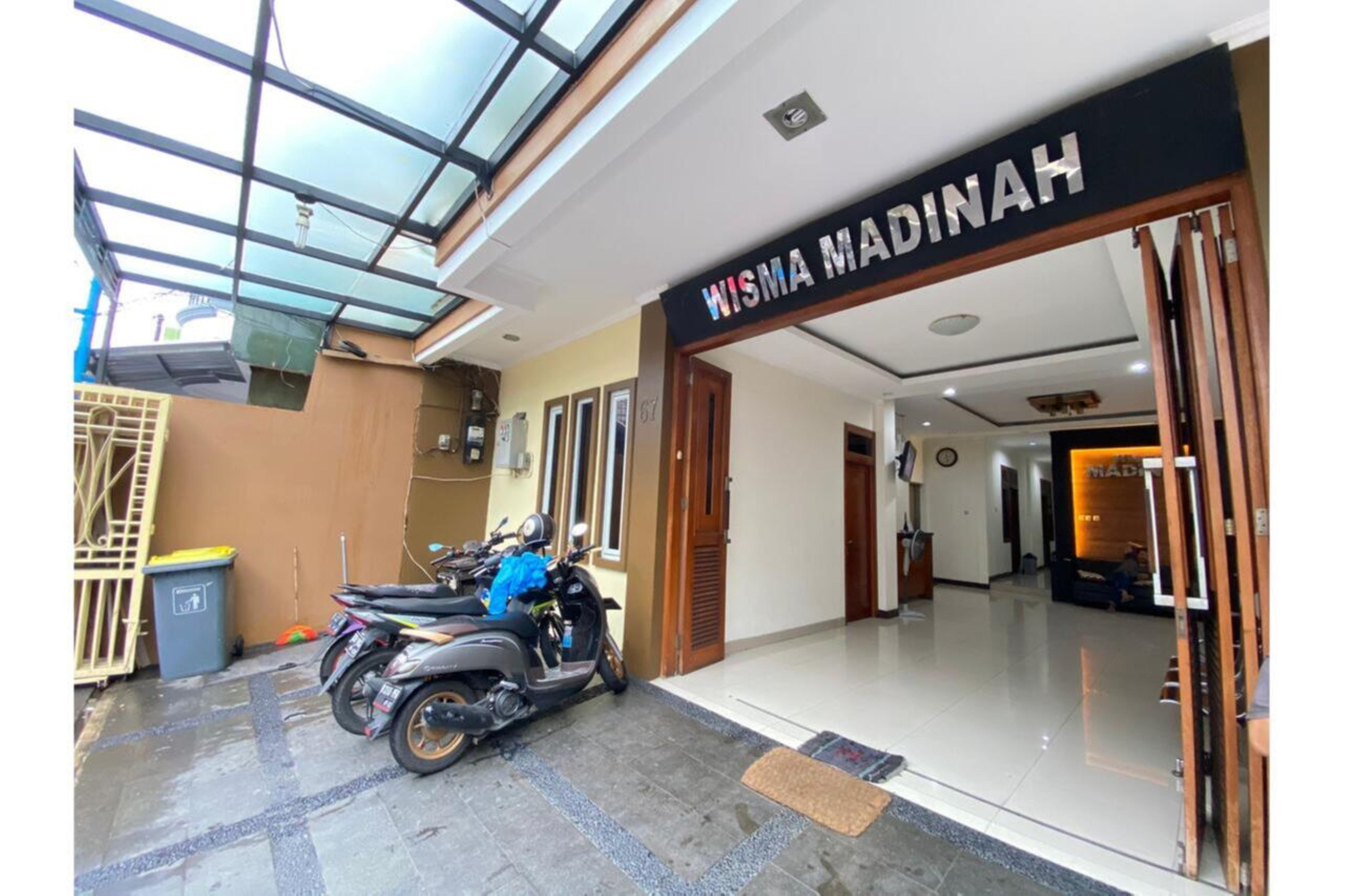 Oyo 2357 Syariah Grand Raudhah Hotell Jakarta Exteriör bild